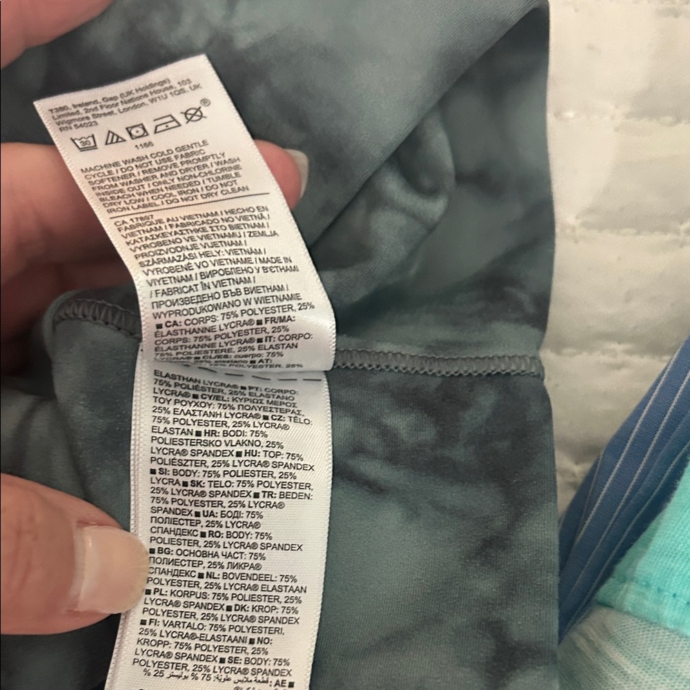 Athleta women’s lux Tie-Dye Leggings - Picture 5 of 6